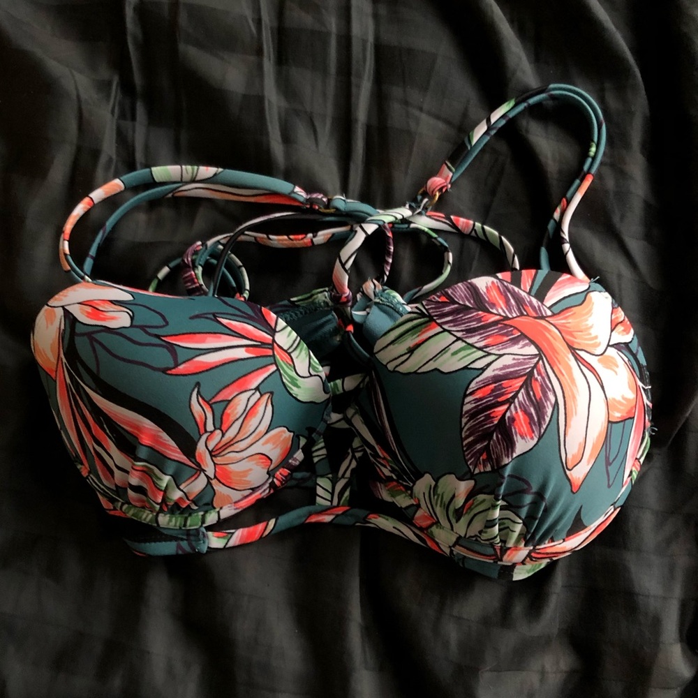 Bikini top